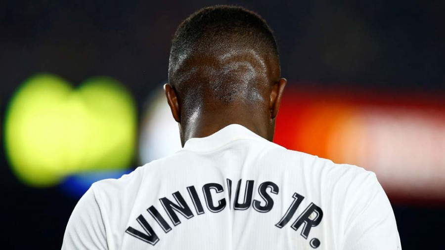 4.000 euros de multa y 12 meses prohibición, al aficionado insultó Vinicius