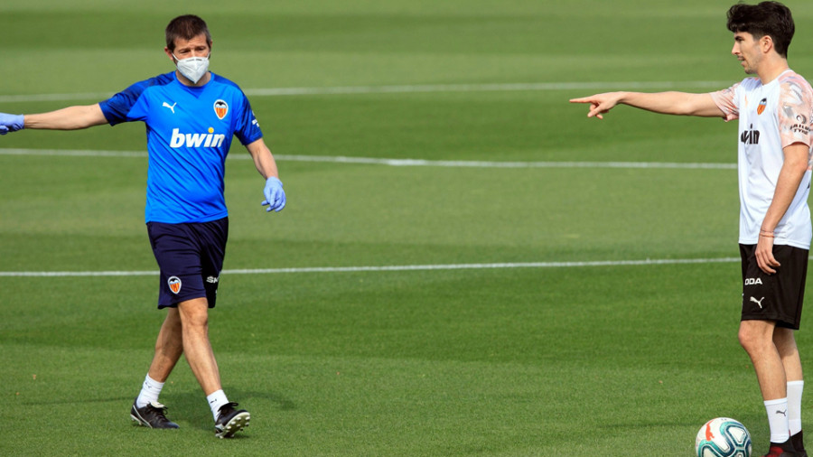 Carlos Soler: “El objetivo es la Champions, no hay excusas”