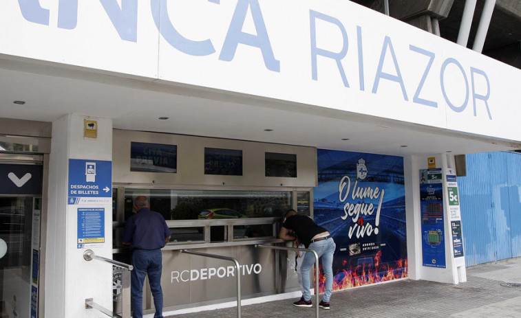 Los abonos del Depor, que salen a la venta el lunes, tendrán una rebaja del 20%