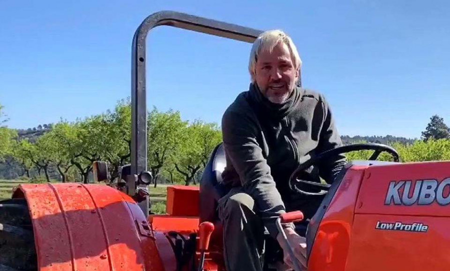 Cañizares y su tractor