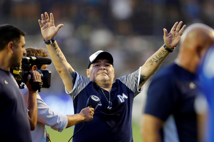 Las hijas de Maradona piden aclarar "cuál fue el verdadero motivo" de su muerte