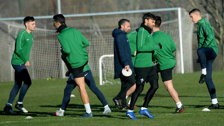 Vuelta al trabajo con Joselu fuera del grupo