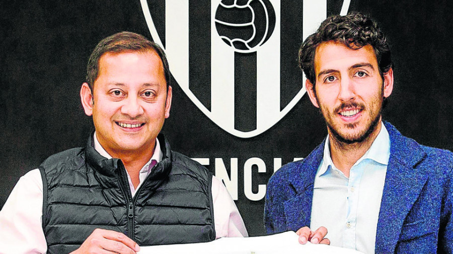 Parejo renueva con el club  de Mestalla hasta 2022