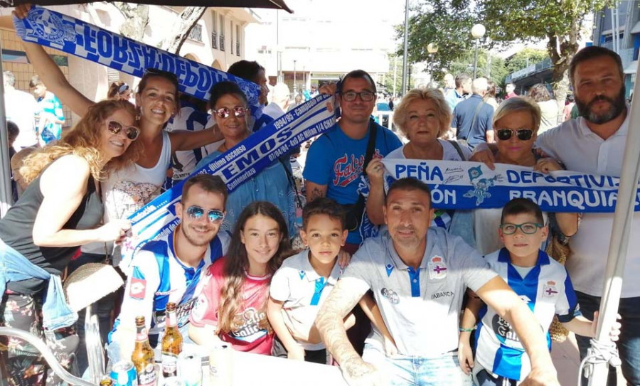 Retos virales y fotos en clave blanquiazul entre las peñas