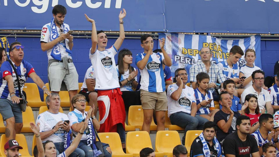 Casi medio centenar peñas viajan para acompañar al equipo