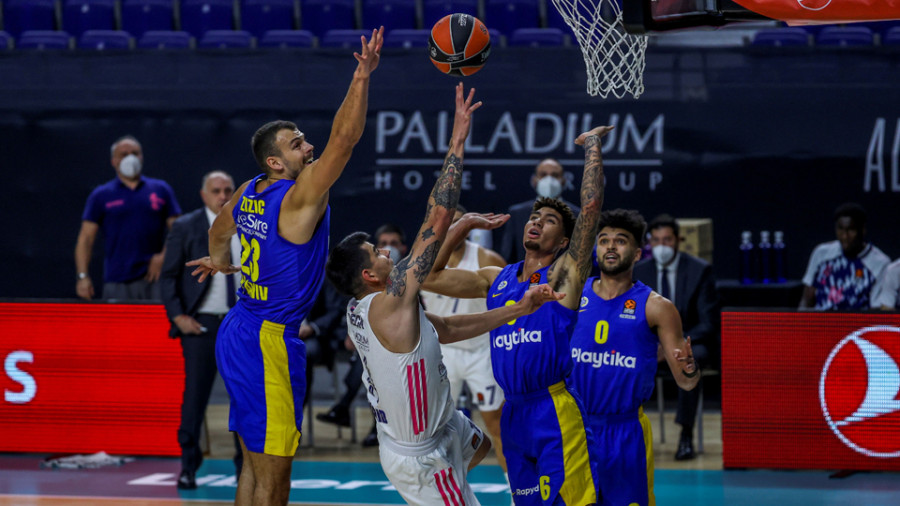 El Real Madrid fluye en ataque contra             el Maccabi Tel Aviv