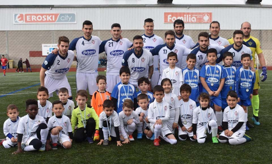 Homenaje para los dos equipos del Silva