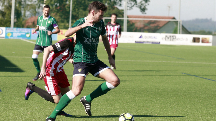 El central Joseba deja  el club y llega Javi Calvo