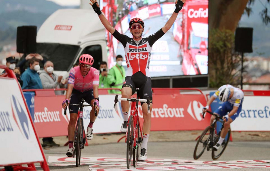 Wellens gana en Ourense y Roglic mantiene el jersey rojo