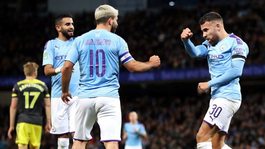 Los argentinos impulsan al Manchester City a cuartos