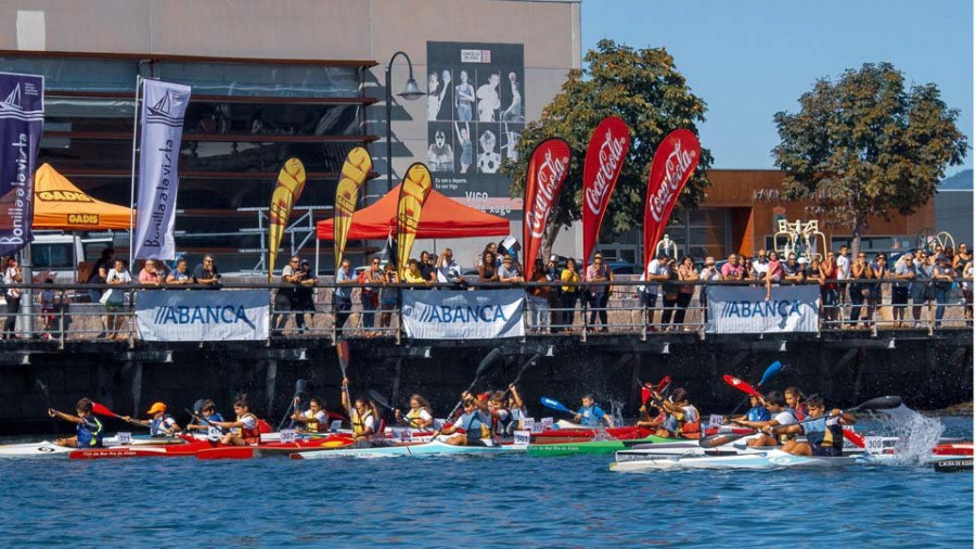 Los palistas de los clubes coruñeses tienen una cita en Vigo