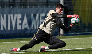 Courtois se rompe el ligamento cruzado anterior de la rodilla izquierda