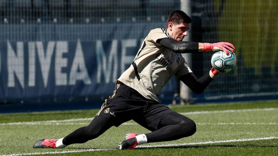 Courtois empieza a trabajar para estar frente al Cádiz