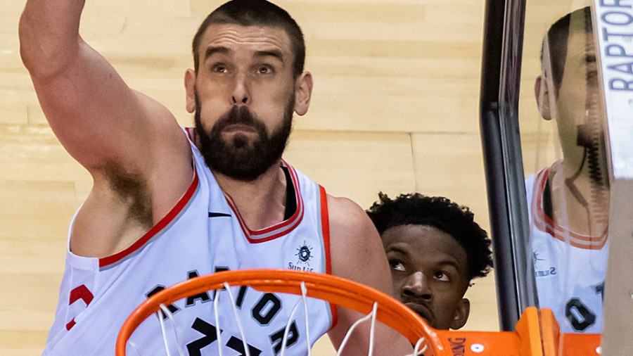 Ibaka y Marc Gasol ayudan  a los Raptors a poner el 2-2