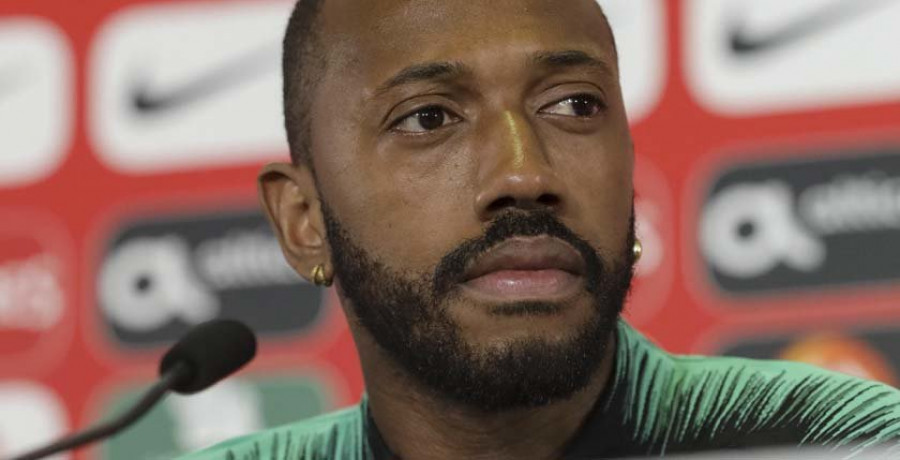 El luso Manuel Fernandes se declara “muy fan de Iniesta”