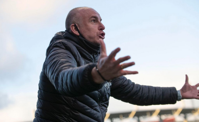 El entrenador Jaime Sánchez, destituido por el Fisterra