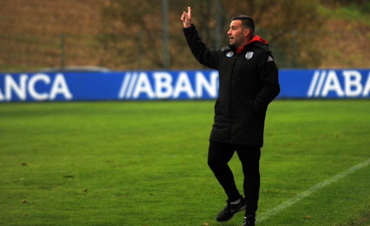 El técnico Álex Ortiz se despide del Lugo tras ascender al filial