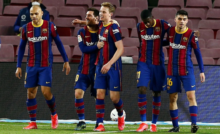 Messi desatasca al Barça y aprieta la Liga
