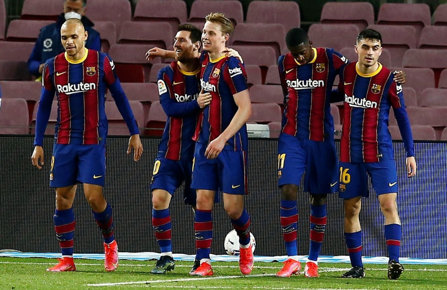 Messi desatasca al Barça y aprieta la Liga