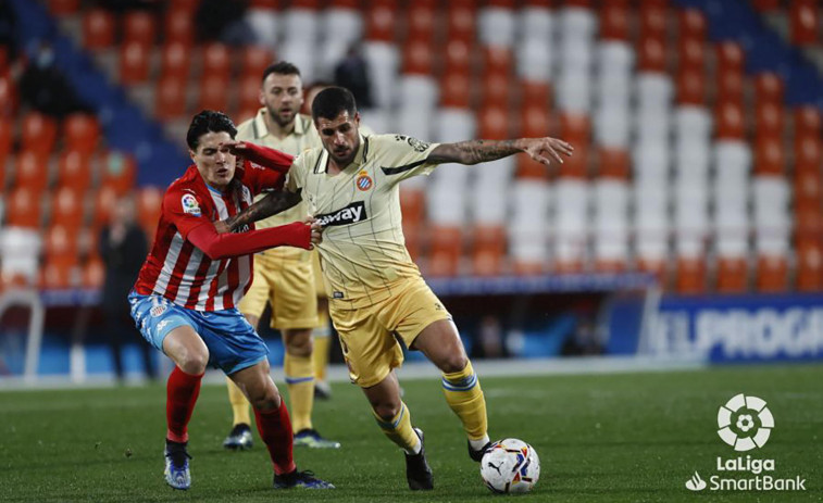 El Lugo, diezmado en su línea de creación, afronta un reto con el Almería