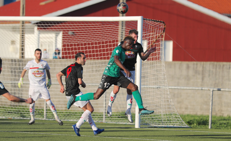 Muiña y la falta de gol chafan el estreno de Ángel López