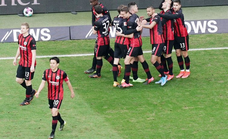 El Eintracht amenaza la persecución del RB Leipzig