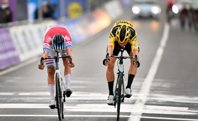 Vuelta a Flandes: Silencio, se rueda