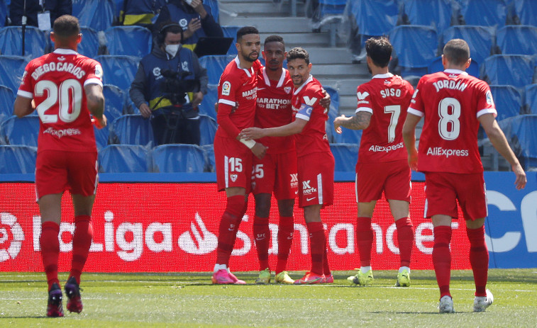 El Sevilla se suma a la lucha por el título