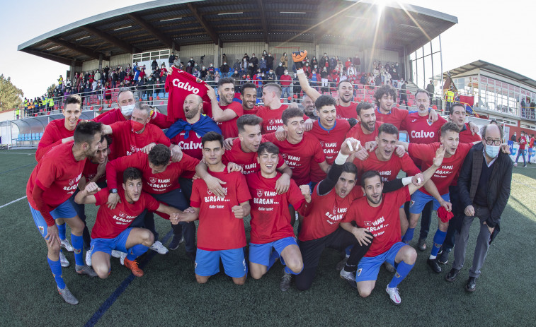El Bergantiños logra un histórico ascenso tras superar al Arosa