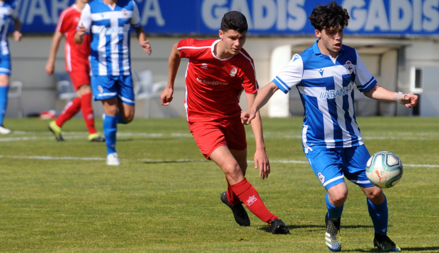 El cadete David Mella, habitual en el Juvenil A del Deportivo, convocado por la selección española sub-16