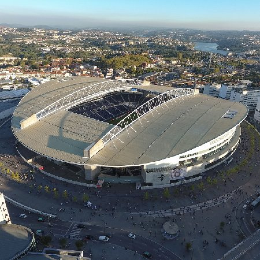 La UEFA traslada la final de la Liga de Campeones al Estadio do Dragao en Oporto