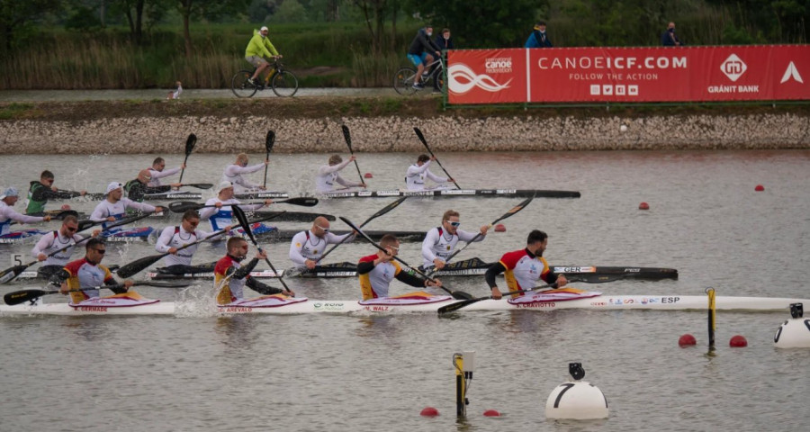 El K4 500m del betanceiro Carlos Arévalo, oro en la Copa del Mundo