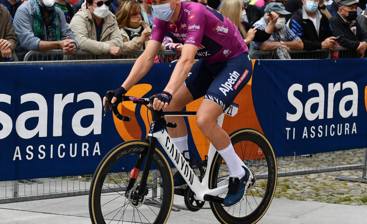 Tim Merlier, ganador de etapa, abandona el Giro por fatiga
