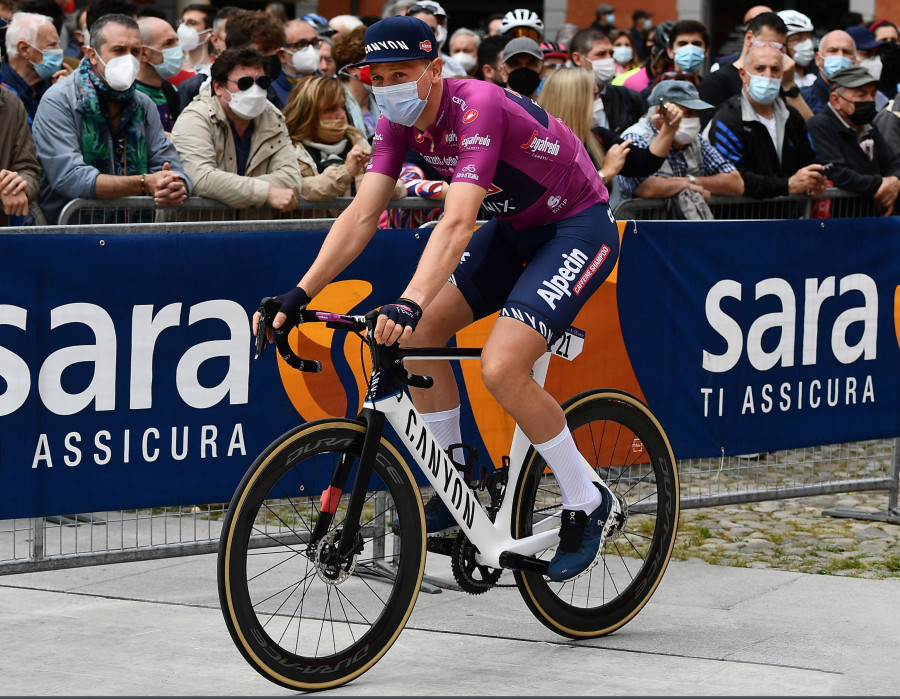 Tim Merlier, ganador de etapa, abandona el Giro por fatiga