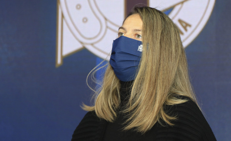Emma Lustres: “El fútbol  a veces es  un poco circo”