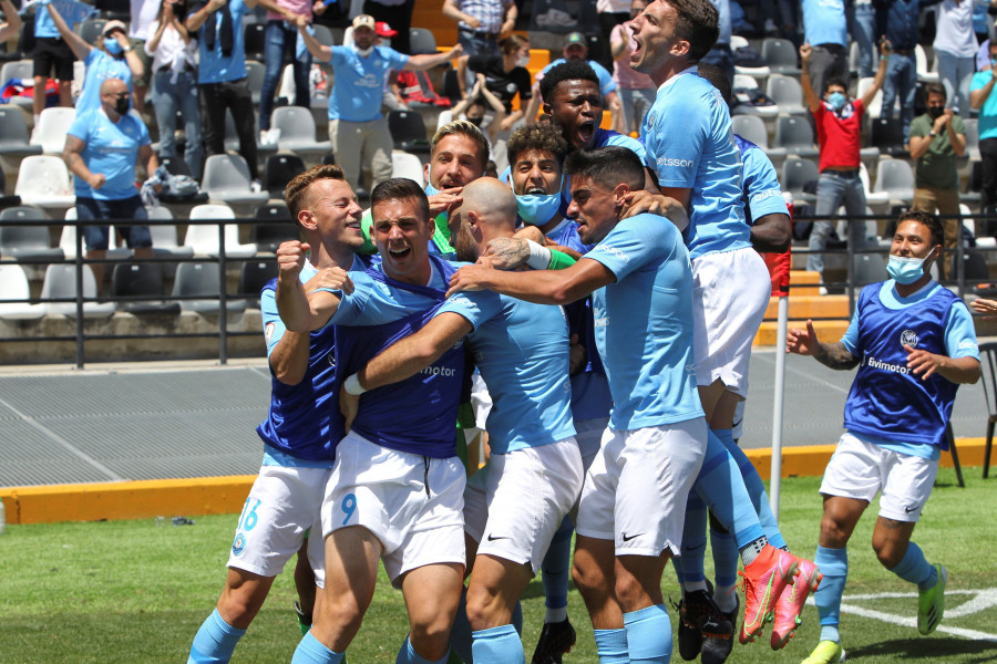 La UD Ibiza, por primera vez en Segunda División, tras derrotar al UCAM Murcia