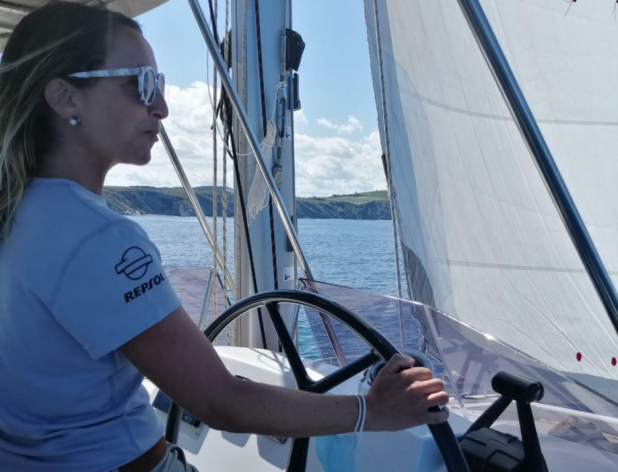 Nueve mujeres preparan la salida desde Hondarribia