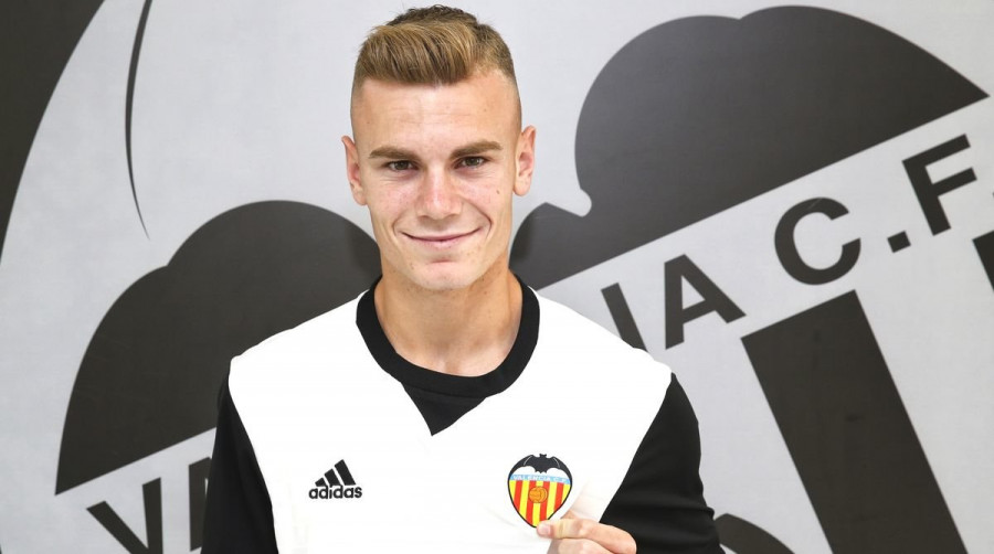 Lato renueva con el Valencia hasta 2021