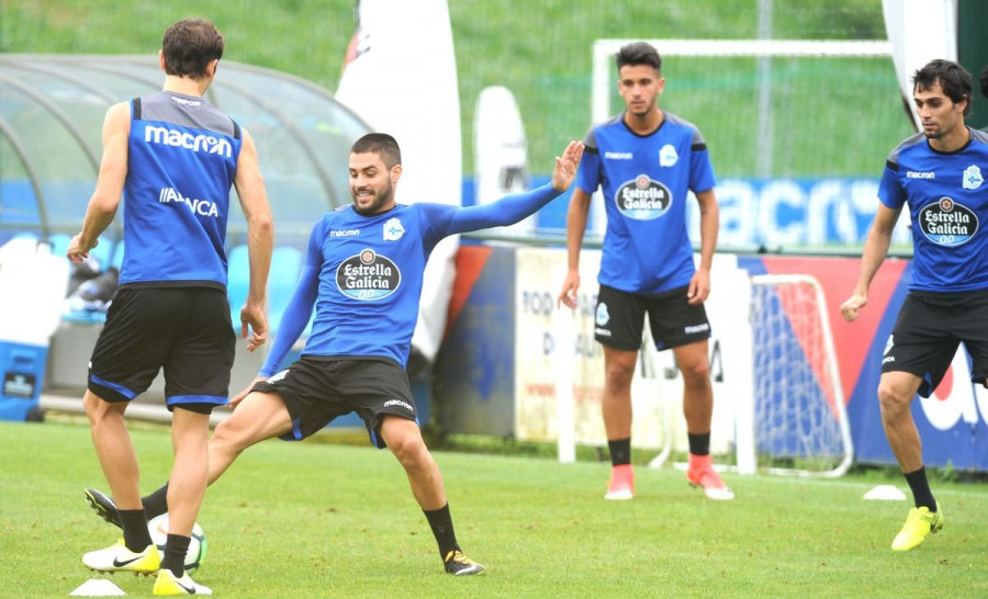 Carles Gil completa la sesión en Riazor