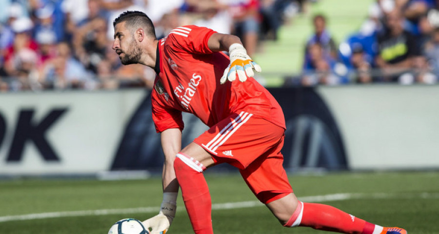 El Newcastle se suma a la puja por el meta Kiko Casilla