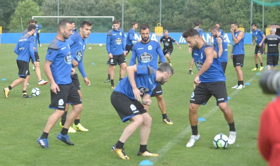 21 futbolistas dispuestos para Carballo