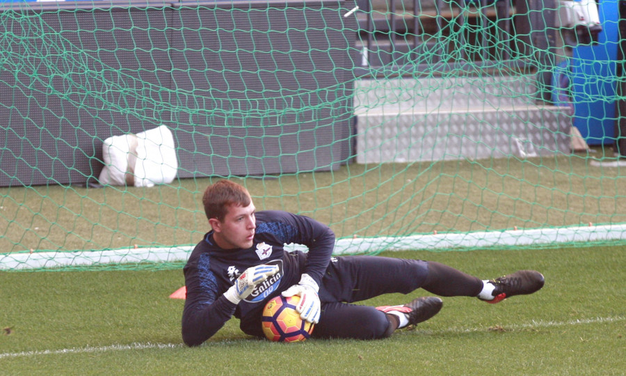 David Soria y Davy Roef, los favoritos al marco de Riazor