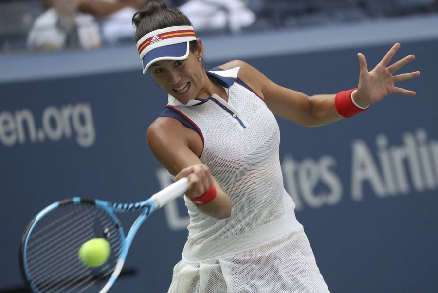 Muguruza arrasa en su debut