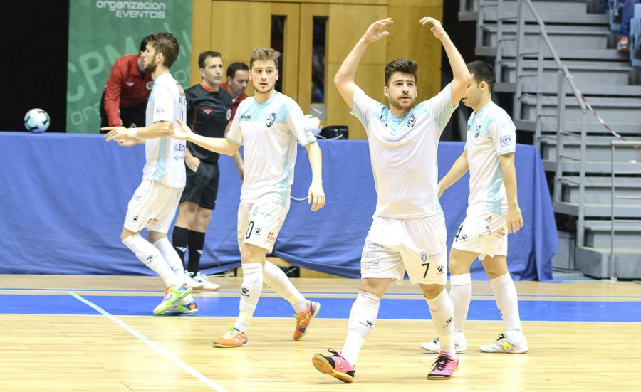 Juanjo Catela seguirá en la plantilla del Santiago Futsal