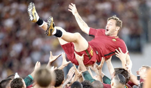 Totti seguirá ligado a la Roma