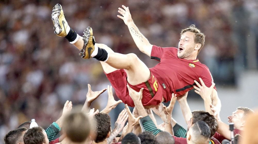 Totti seguirá ligado a la Roma