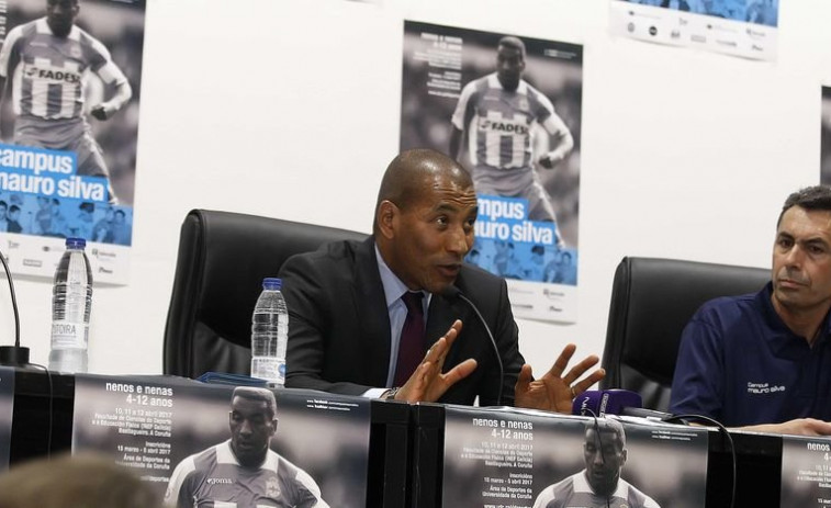 Mauro Silva pide expulsar a los racistas de los estadios e impulsar el fútbol femenino