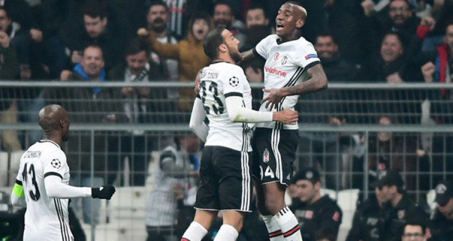 El Besiktas cumple su objetivo y se sitúa en octavos como primero