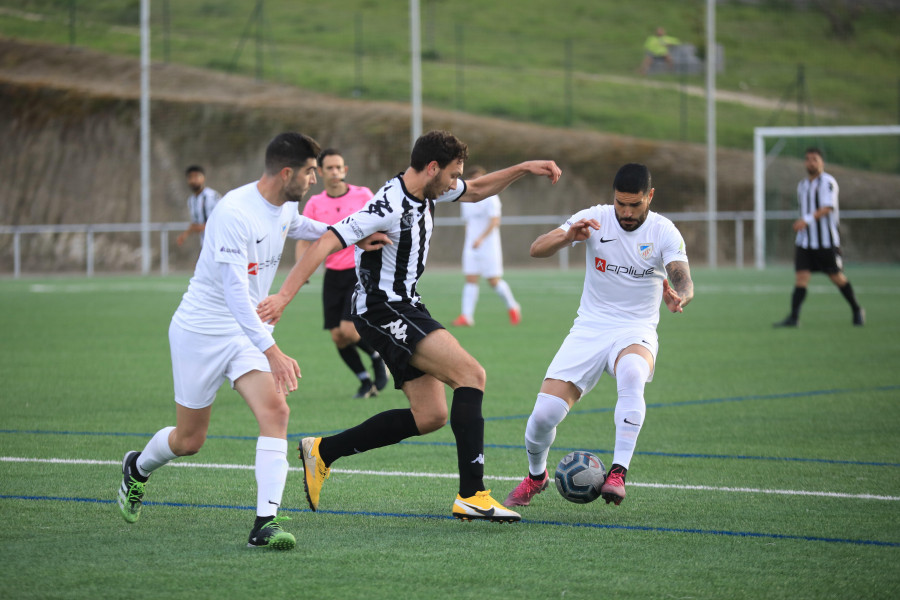 El orgullo y un gol de Sande dan opciones de playoff al Victoria