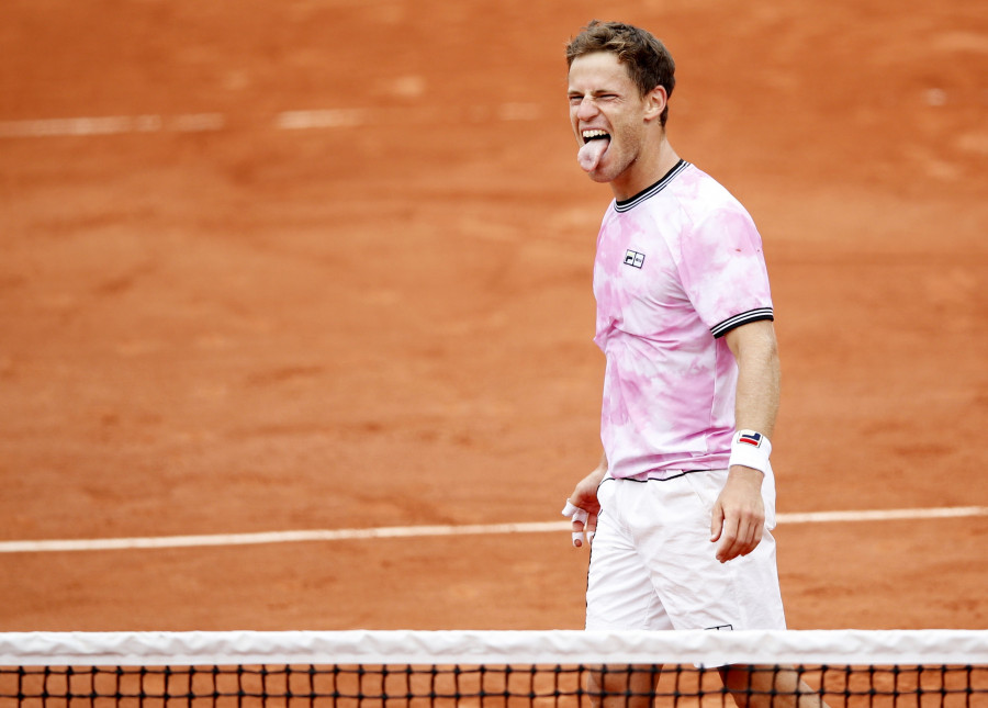 Schwartzman pasa a cuartos en Roland Garros y se afianza en la historia del tenis argentino